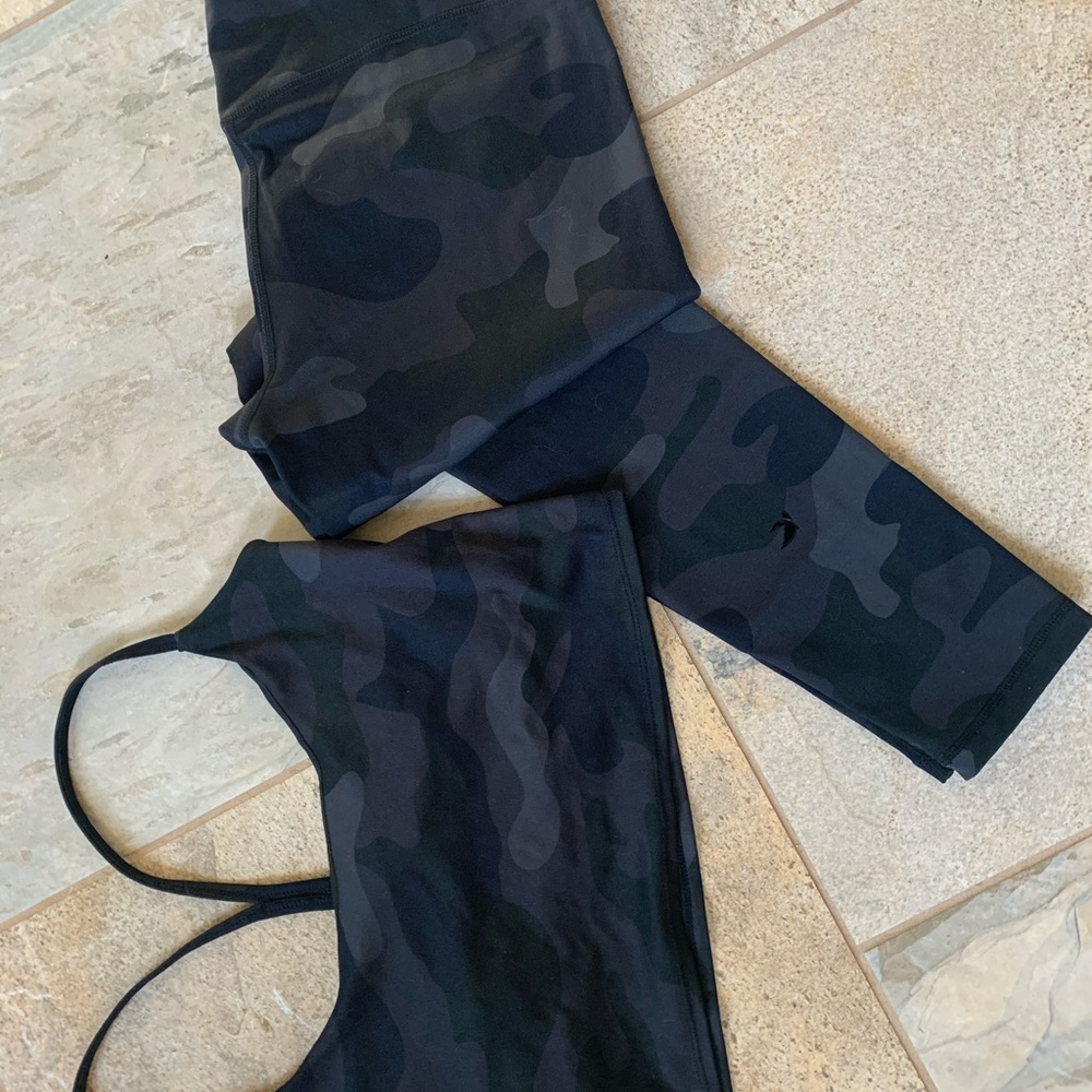 Glyder Apparel- black and grey camo bra and leggings set. large